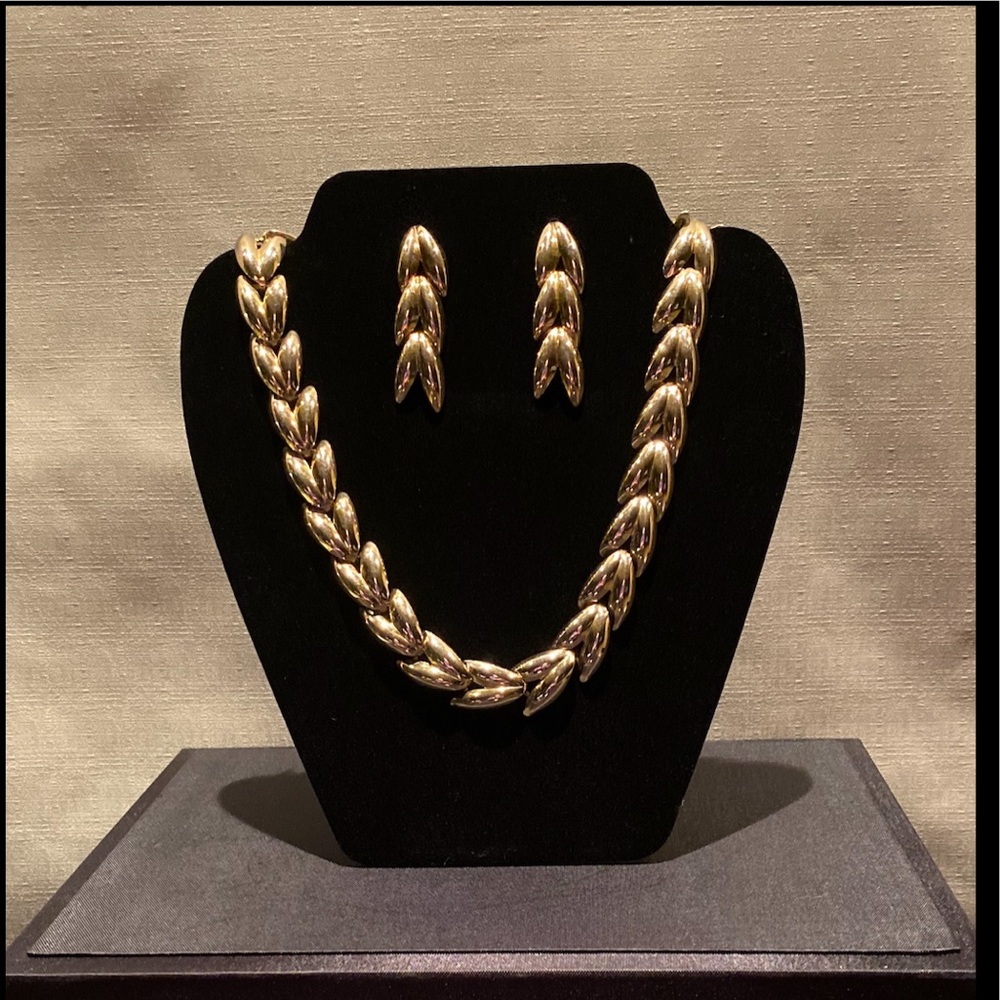 Vintage 90’s Necklace & Earring Set - Gold Tone
